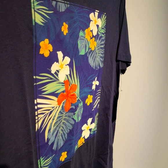 GRAPHIC T-SHIRT - Picture 2 of 4